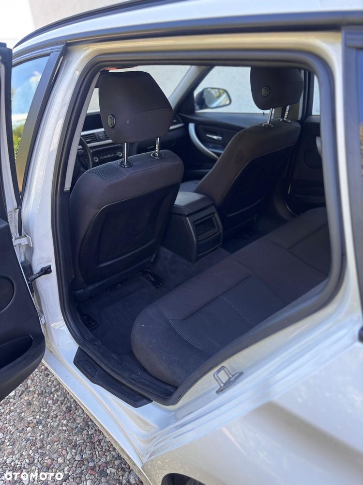 BMW Seria 3 318d - 10
