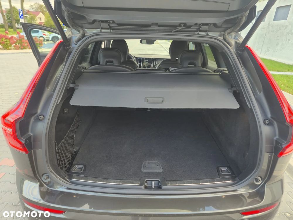 Volvo XC 60 D4 R-Design - 16