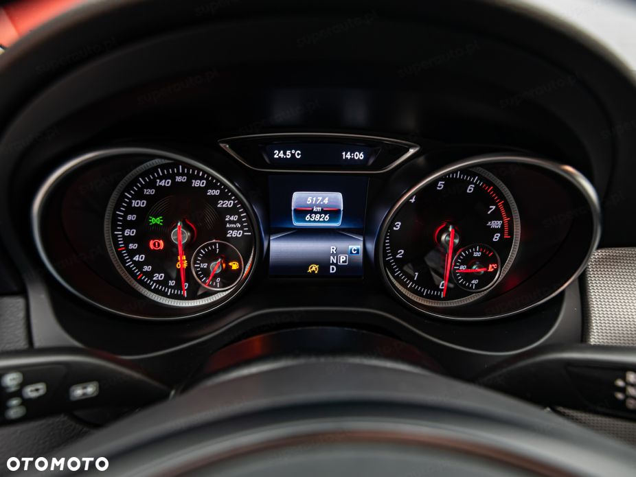 Mercedes-Benz GLA 200 7G-DCT - 13