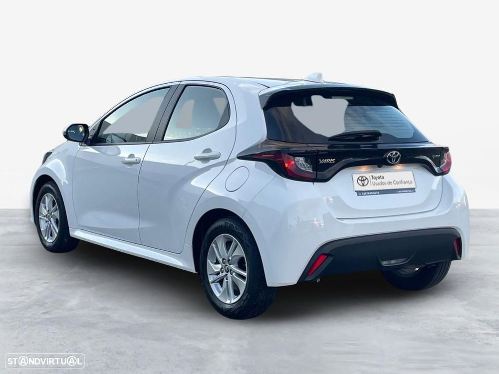 Toyota Yaris 2024 photo 2