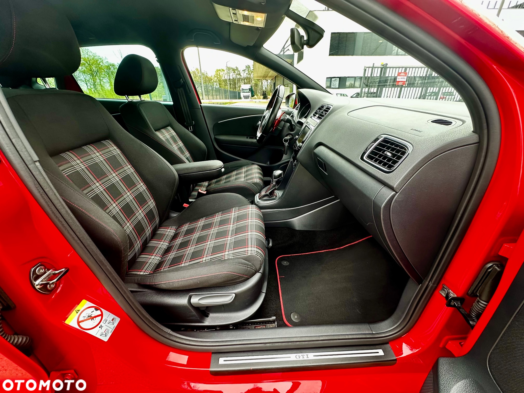 Volkswagen Polo 1.8 TSI (Blue Motion Technology) DSG GTI - 32