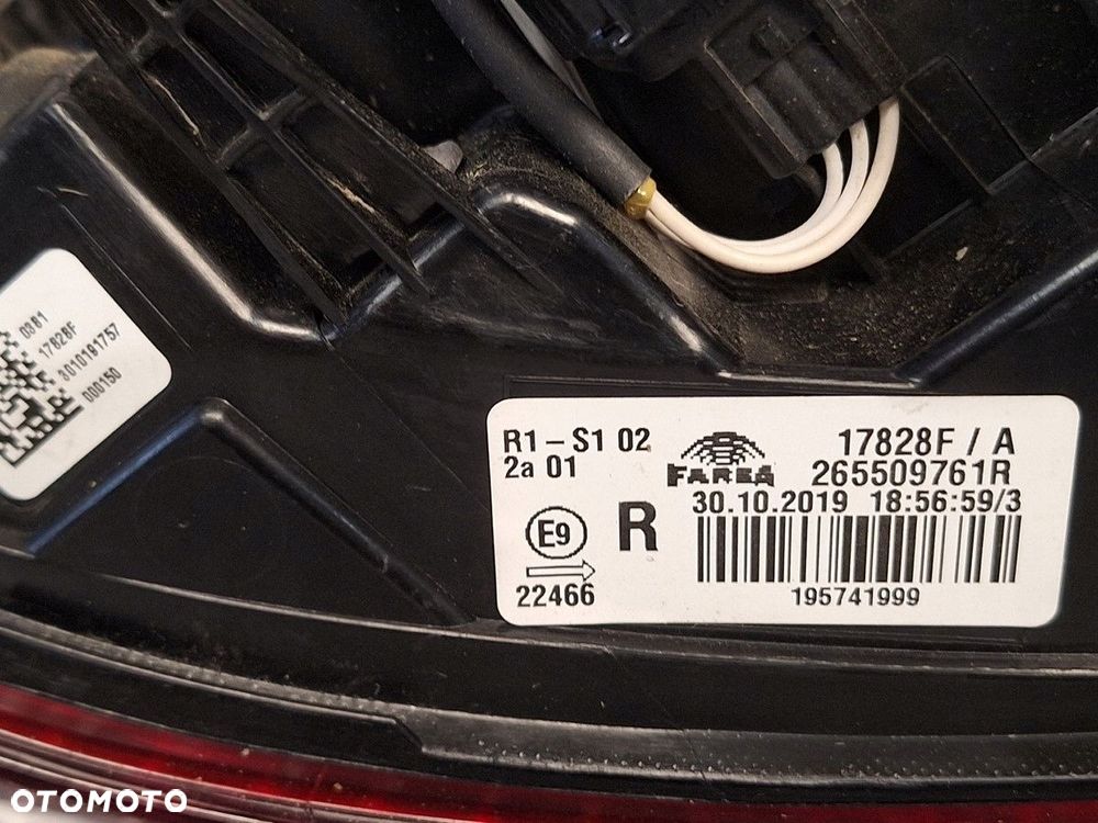 lampa tyl tylna prawa renault clio V 5 hb 5d 2019- led europa demont - 5