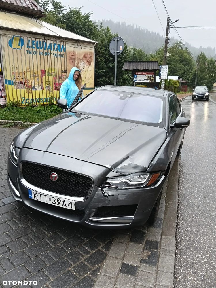Jaguar XF 2.0 T AWD Portfolio - 1