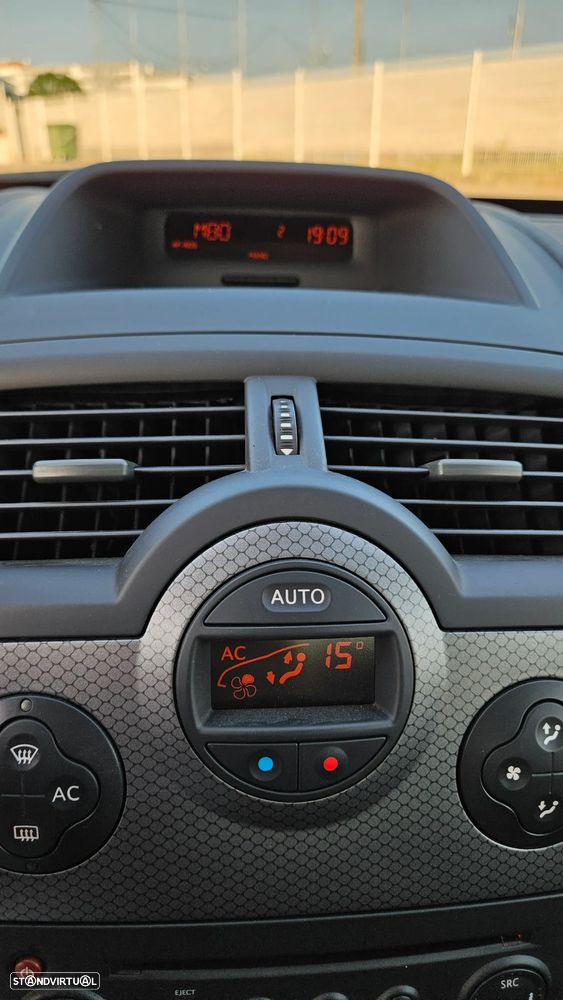 Renault Mégane 1.5 dCi Confort Authentique - 4