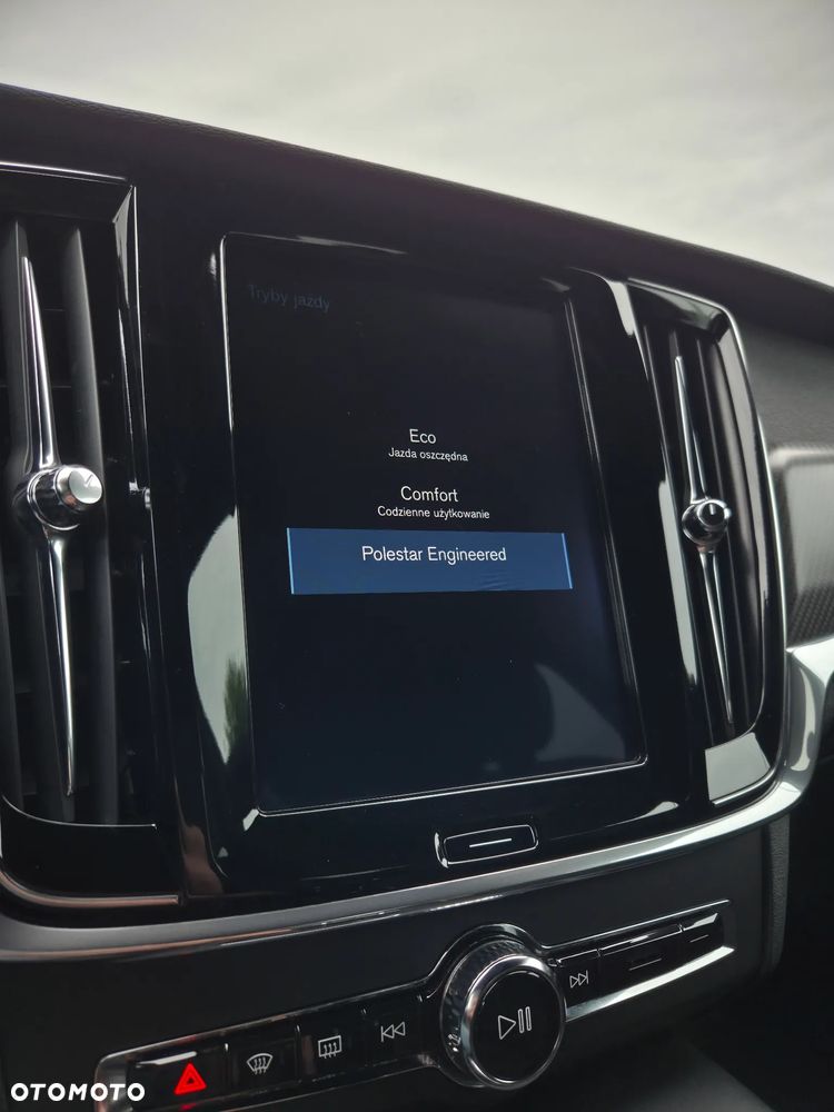 Volvo S90 T6 GPF AWD R-Design - 33