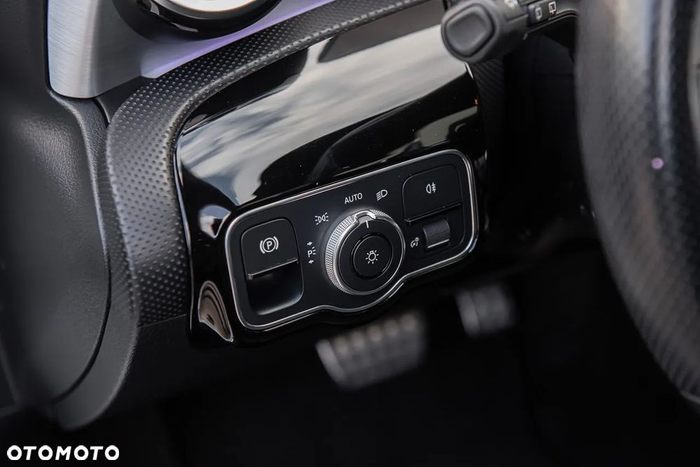 Mercedes-Benz Klasa A 250 7G-DCT AMG Line - 19