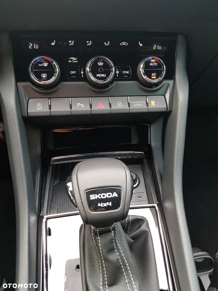 Skoda Karoq 2.0 TSI 4x4 Sportline DSG - 10