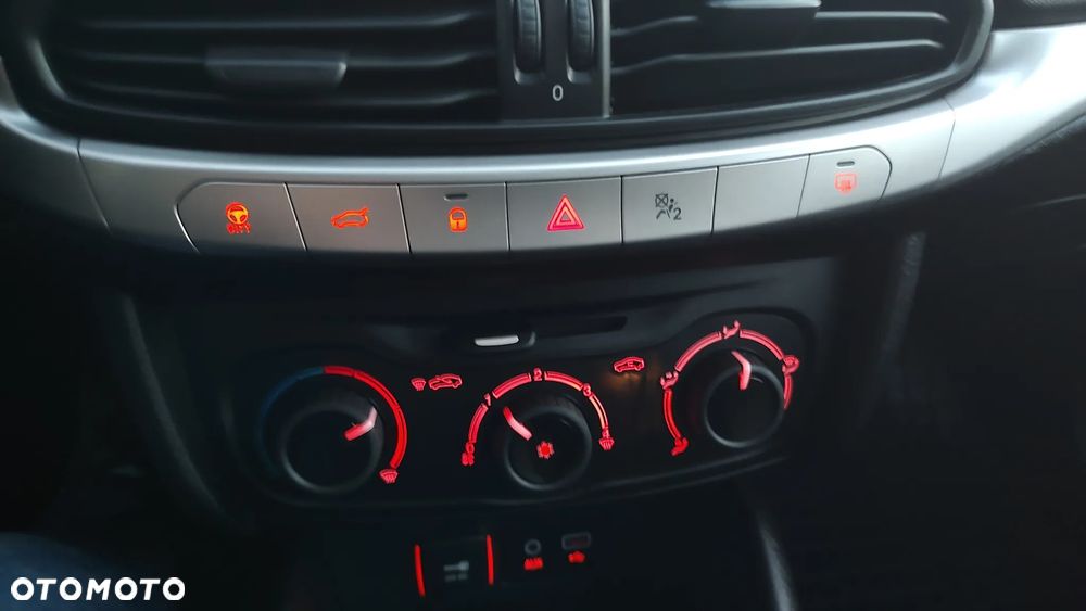 Fiat Tipo 1.4 16V Easy - 19