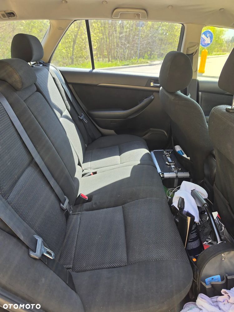 Toyota Avensis 1.8 VVT-i Executive - 13