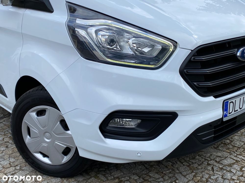 Ford TRANSIT CUSTOM - 12