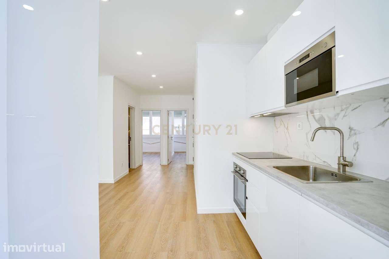 T2 Totalmente Remodelado na Alta de Algés - Grande imagem: 2/22