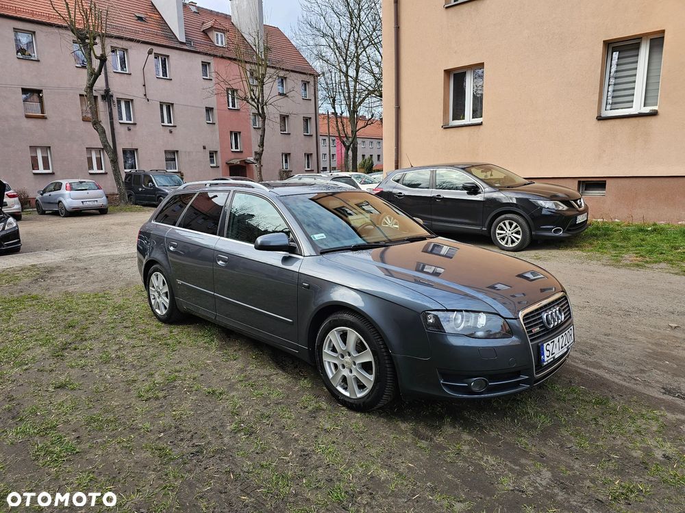 Audi A4 Avant 2.0 T FSI quattro - 12