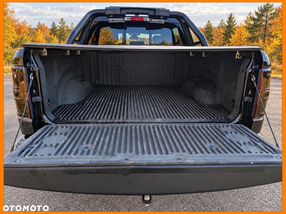 RAM 1500 Crew Cab Shortbed Bighorn - 12