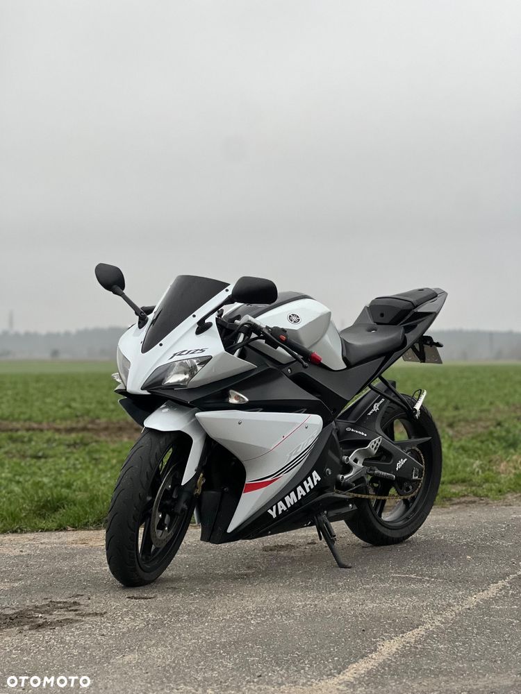 Yamaha YZF - 4