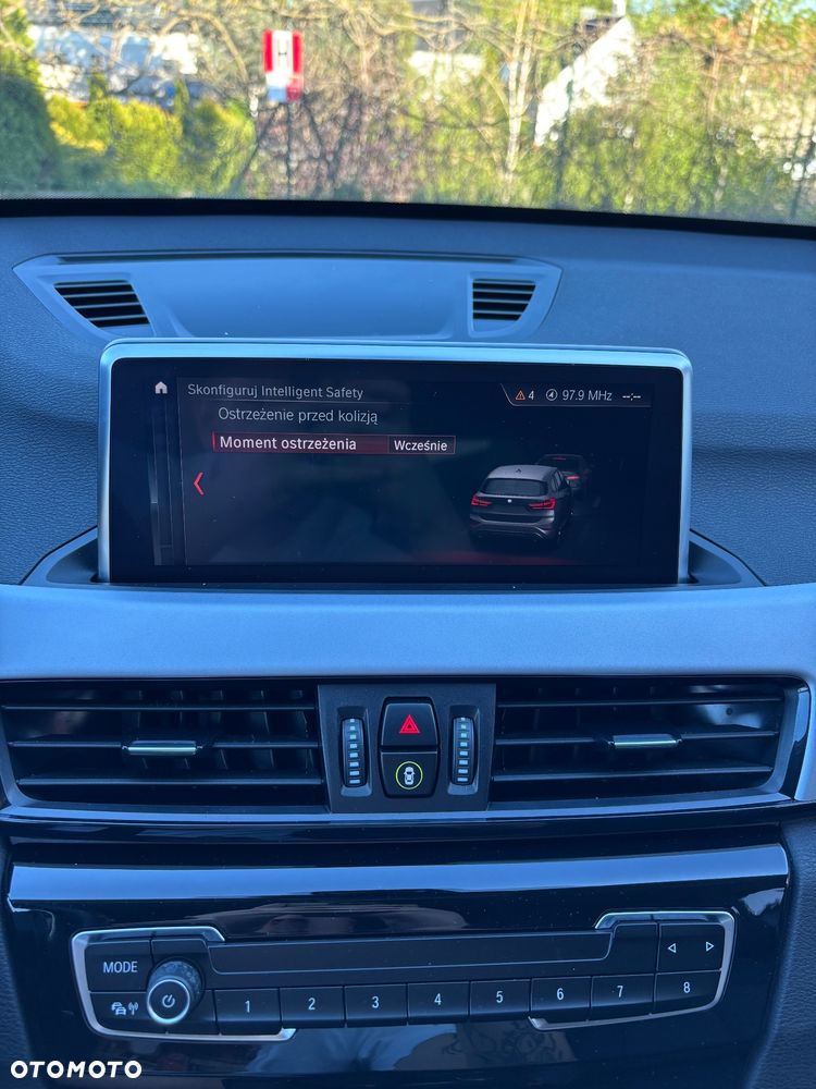 BMW X1 sDrive16d - 26