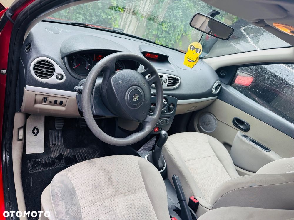 Renault Clio - 7