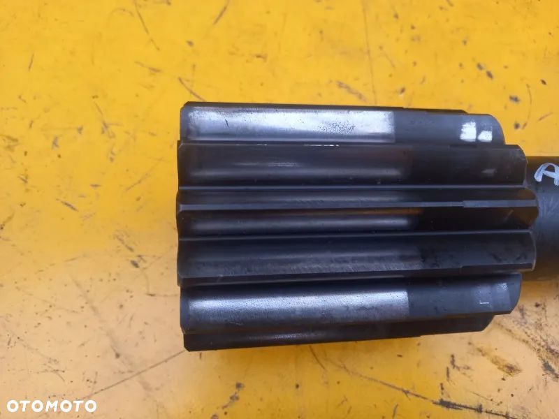 Półoś wewnętrzna prawa Claas Ares 697 - 3