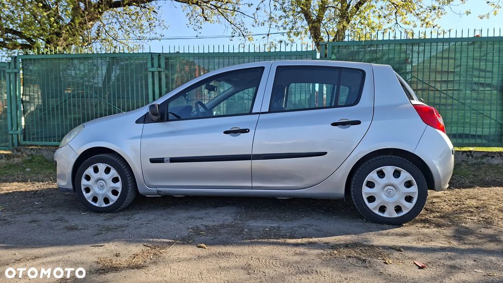 Renault Clio - 2