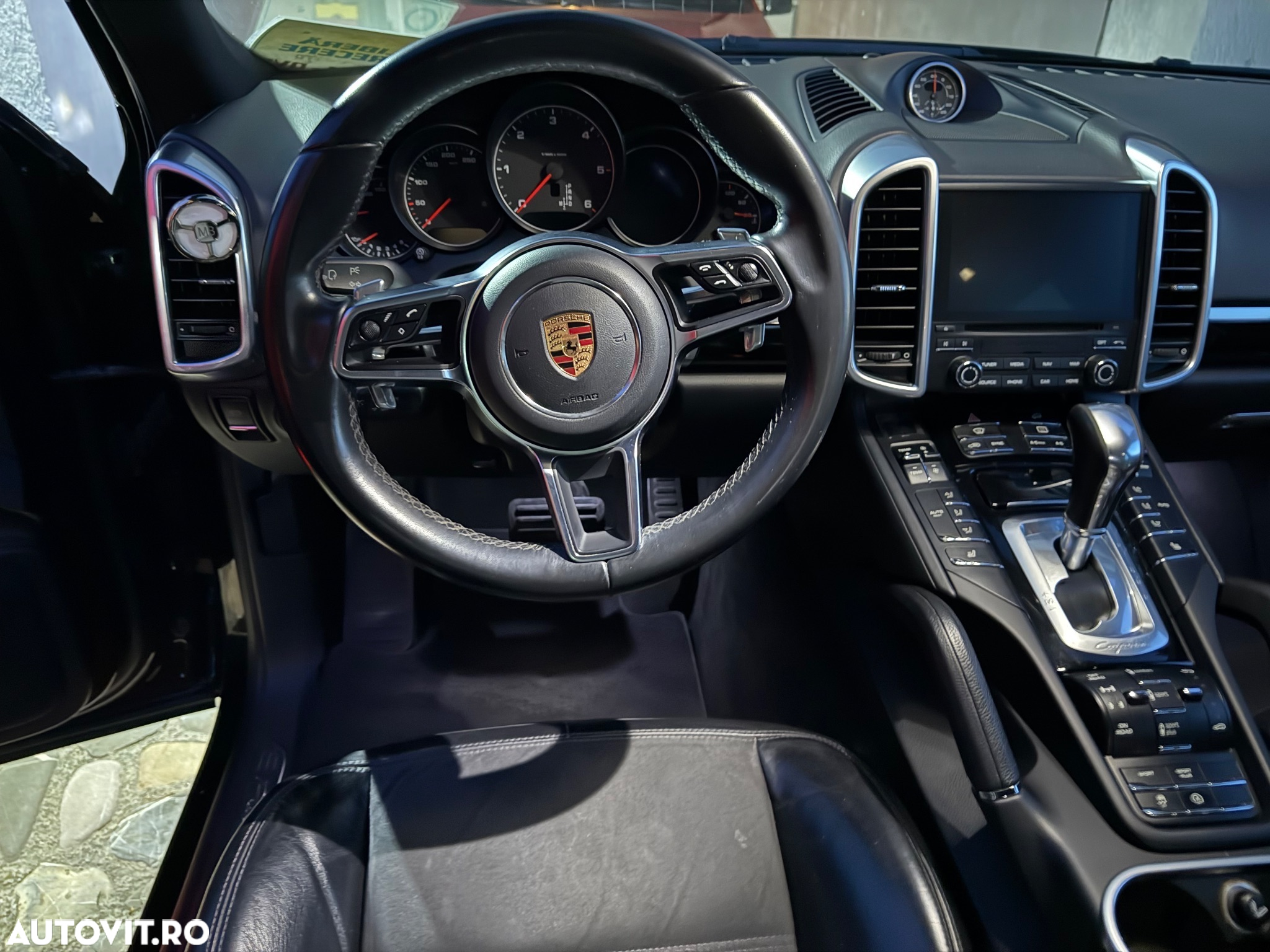 Porsche Cayenne 3.0 L - 18