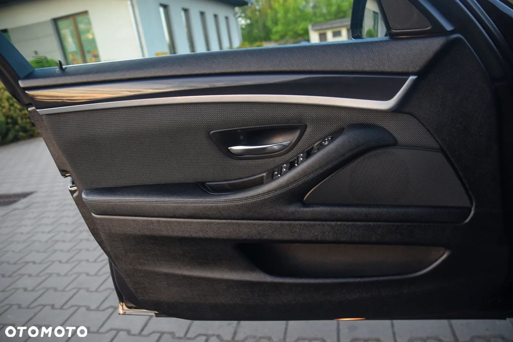 BMW Seria 5 520d - 34
