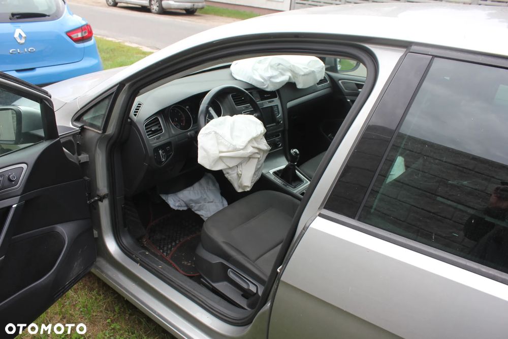 Volkswagen Golf - 11