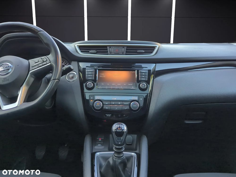 Nissan Qashqai 1.3 DIG-T N-Connecta EU6d - 24