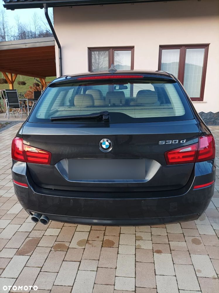 BMW Seria 5 530d xDrive - 9