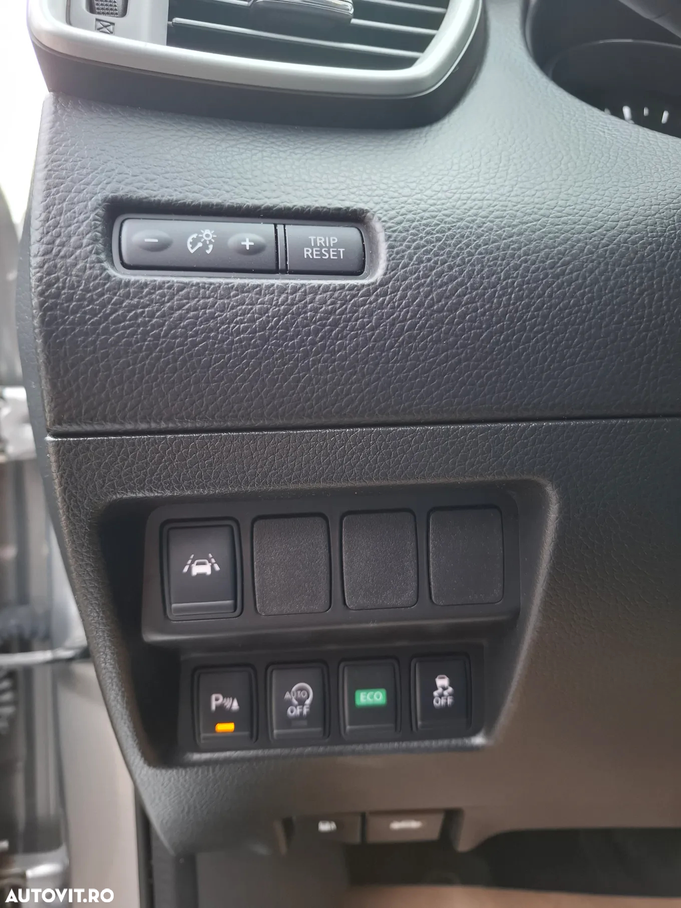 Nissan Qashqai 1.6 DCI Start/Stop N-Connecta - 24