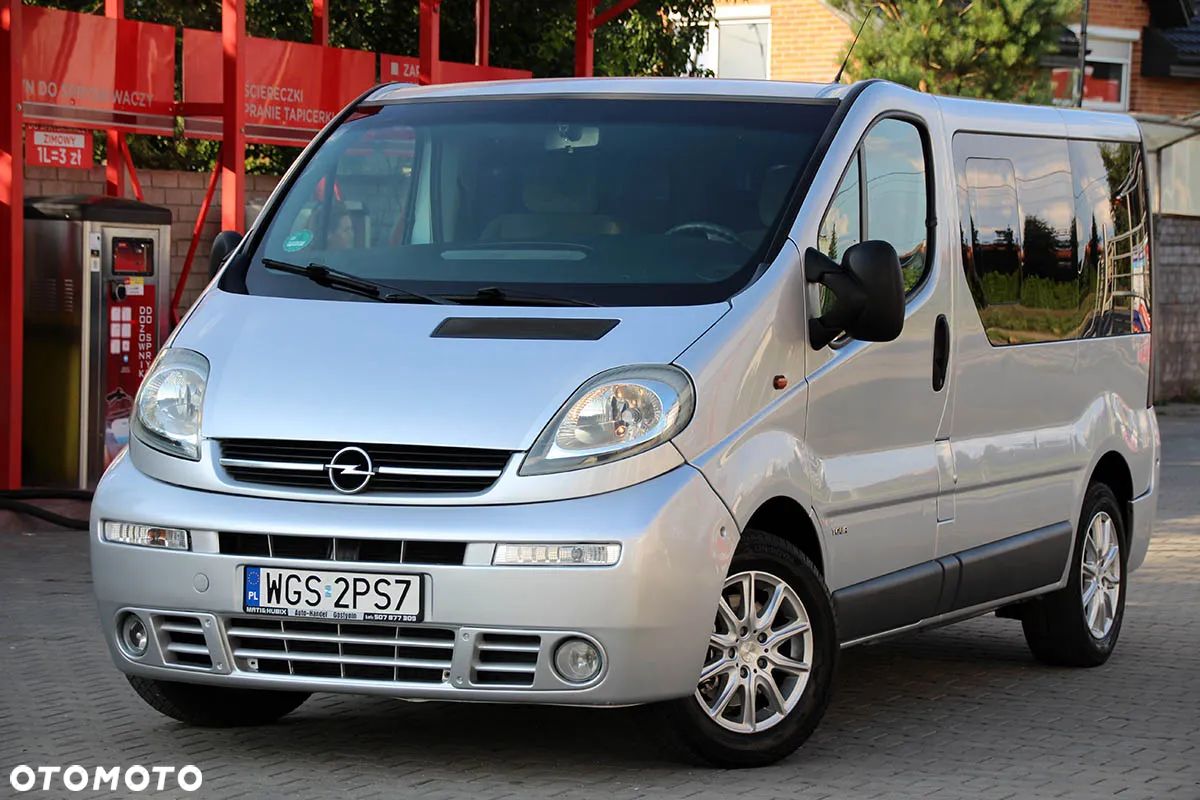 Opel Vivaro DTI Tour - 1
