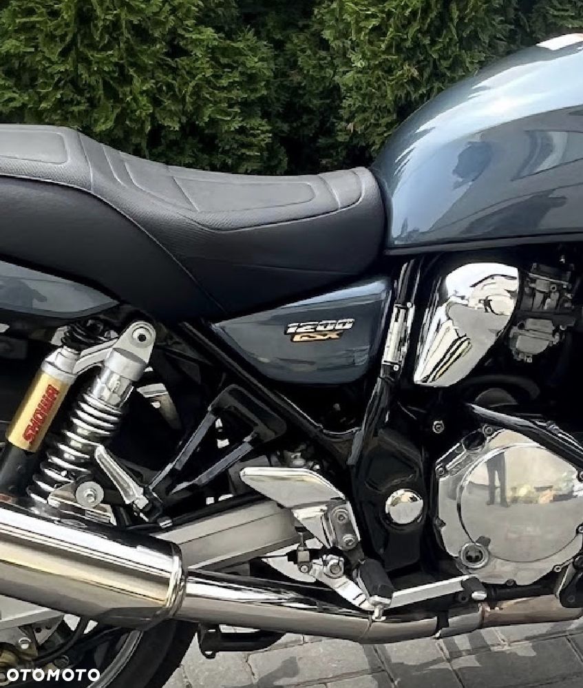 Suzuki GSX - 5