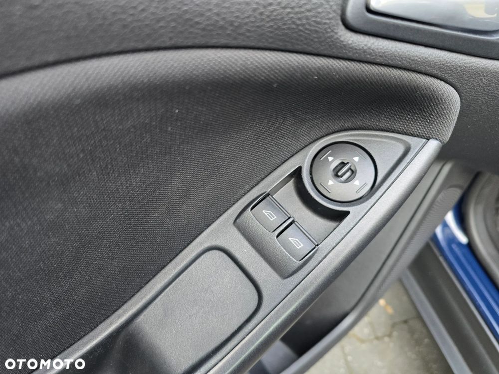 Ford Focus 1.6 Trend Sport - 17