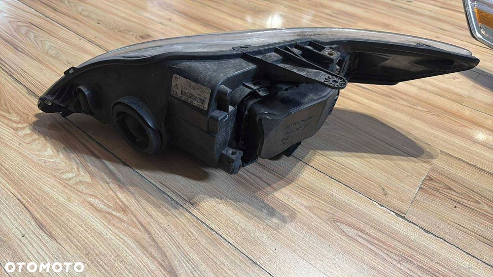 przedni prawy reflektor soczewka ford mondeo mk4 lift wersja uk - 2
