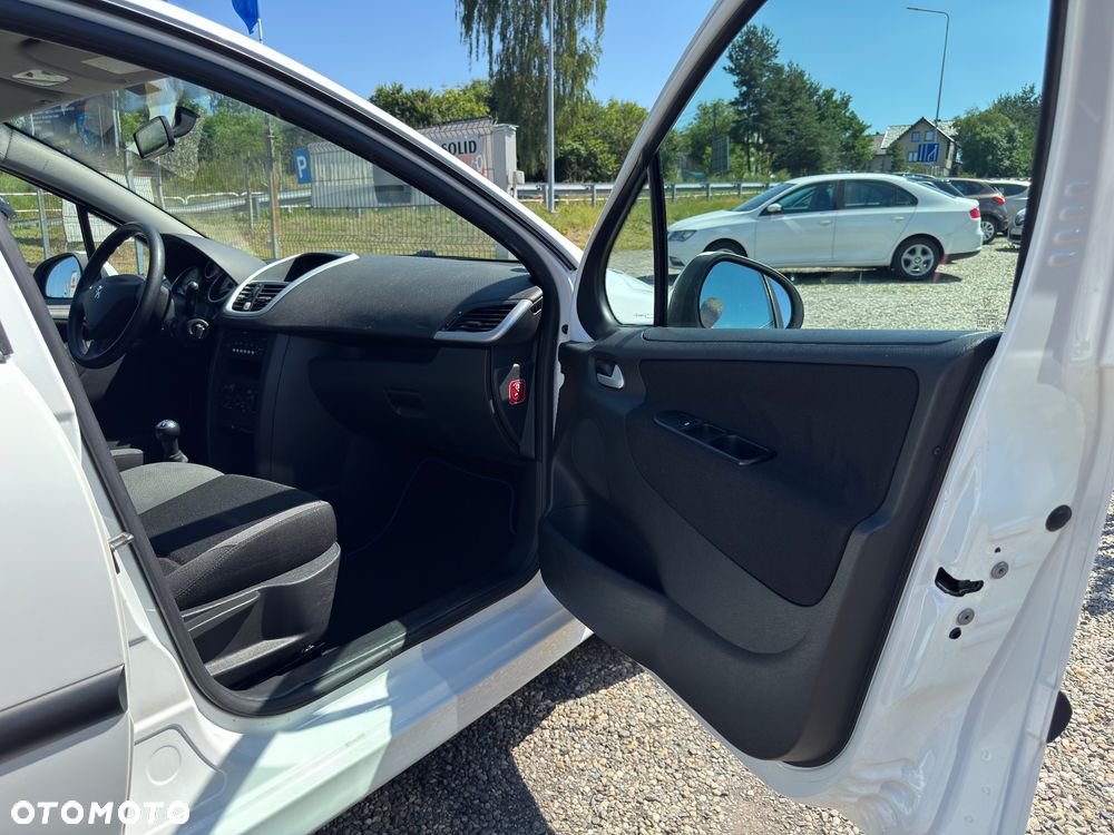 Peugeot 207 1.4 16V Trendy - 24