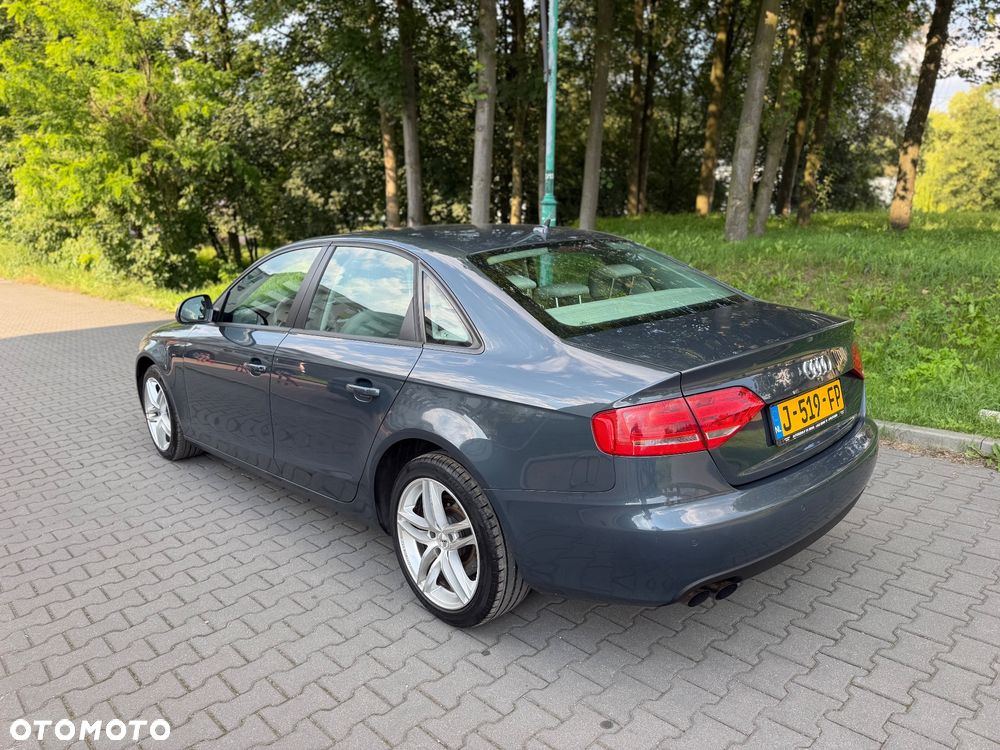 Audi A4 Limousine - 7