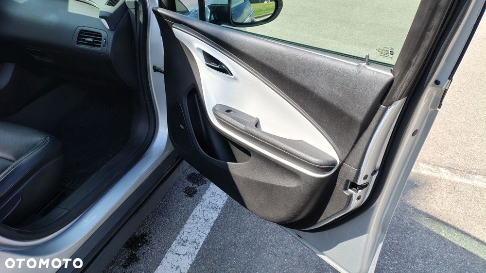 Chevrolet Volt Exclusive - 11