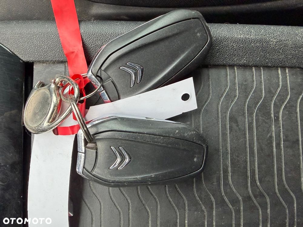 Citroën C4 PureTech 130 Stop&Start SHINE - 24