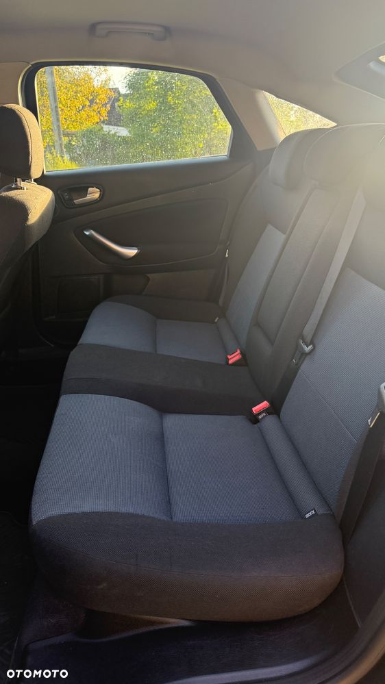 Ford Mondeo - 12