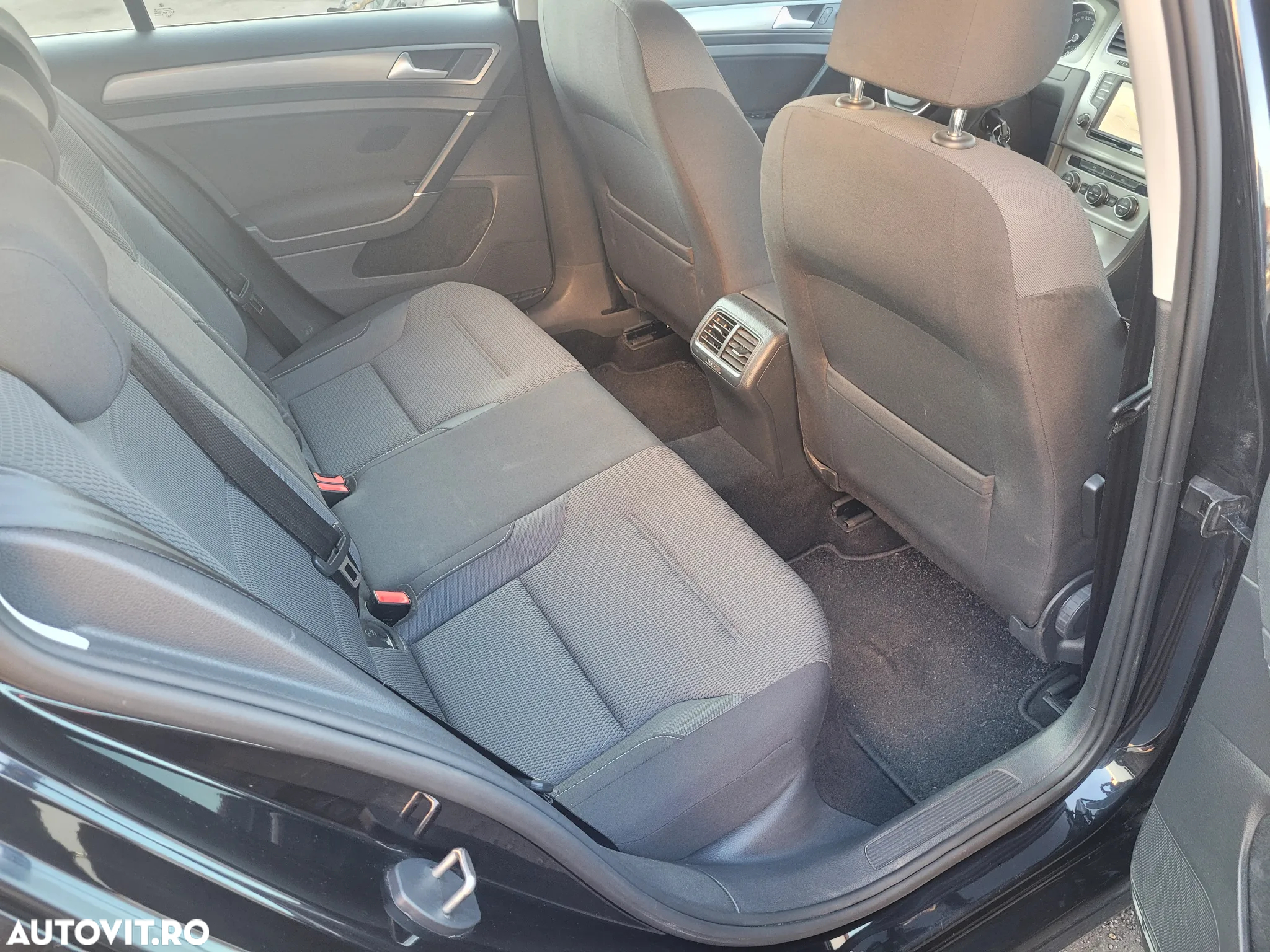 Volkswagen Golf Variant 1.6 TDI BlueMotion Technology Comfortline - 12
