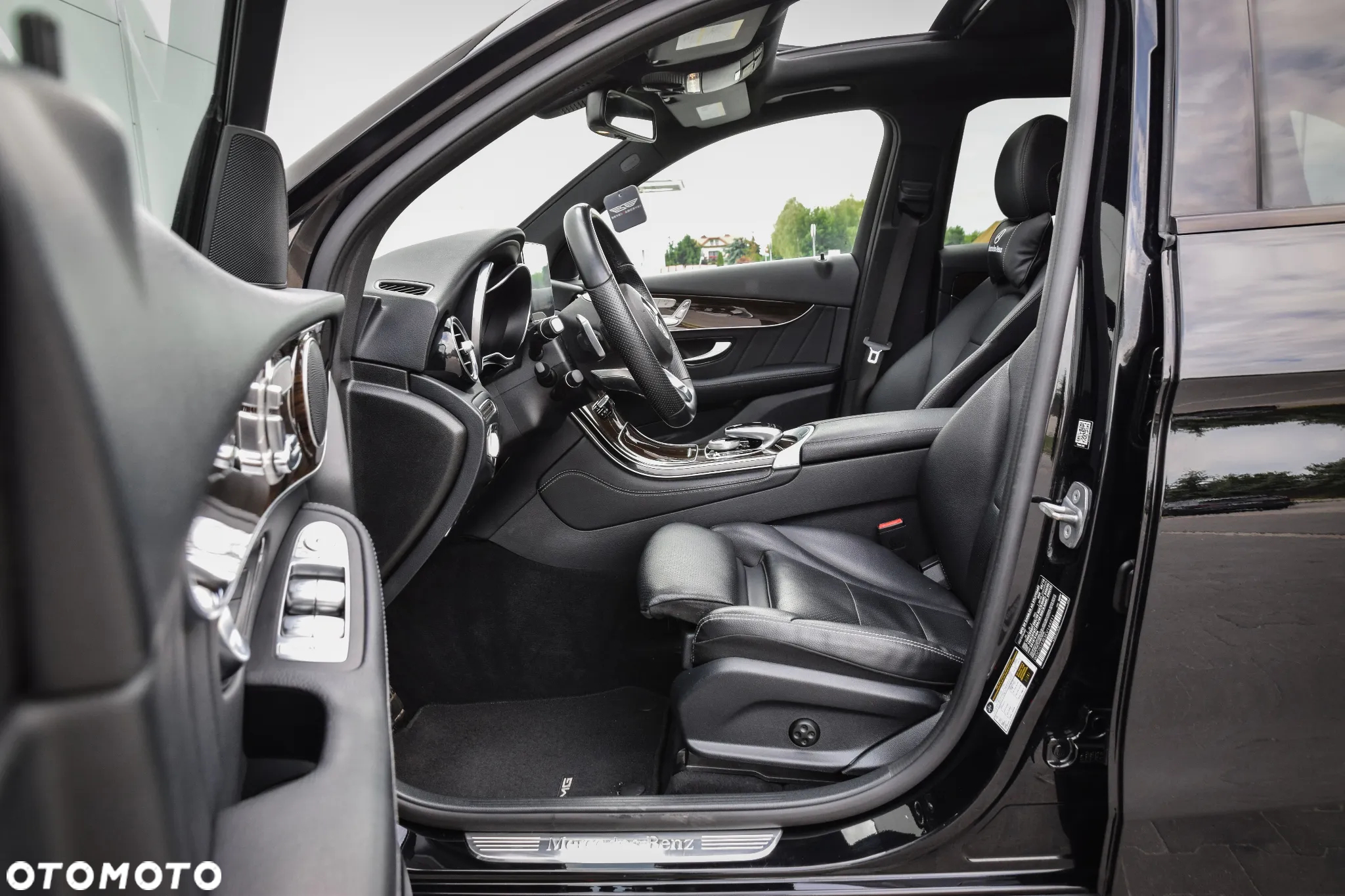 Mercedes-Benz GLC 300 4Matic 9G-TRONIC AMG Line - 20
