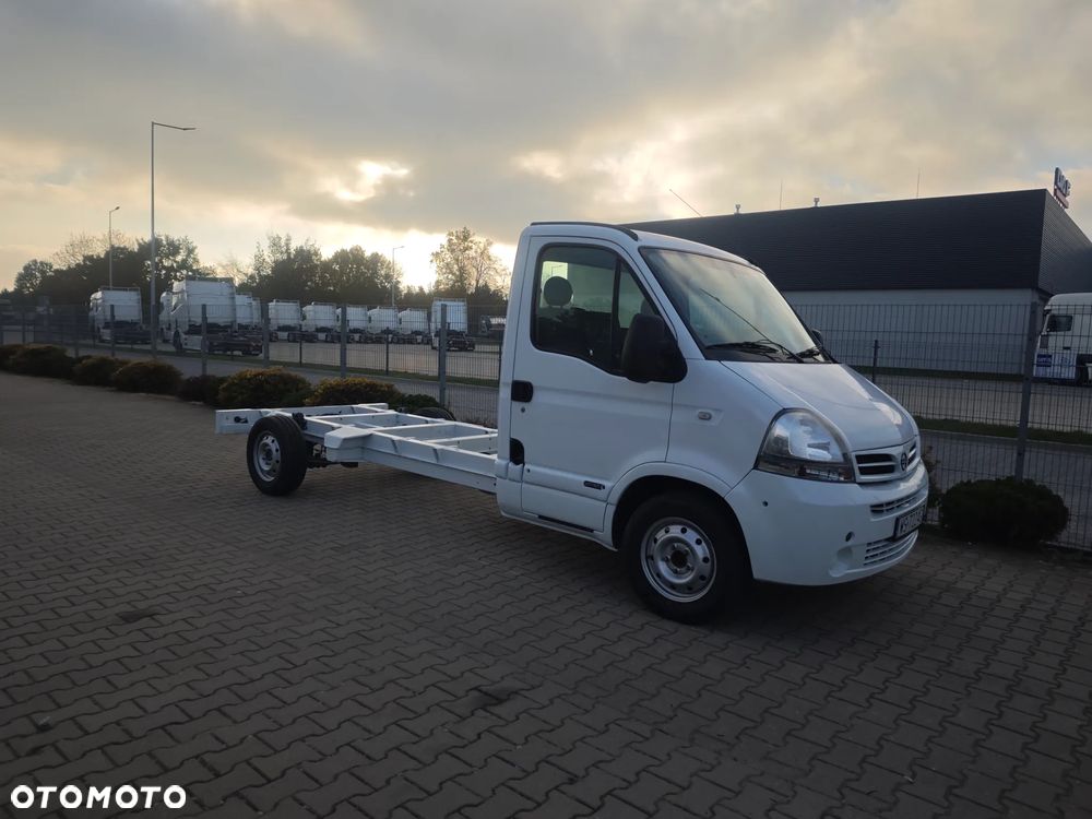 Nissan INTERSTAR - 12