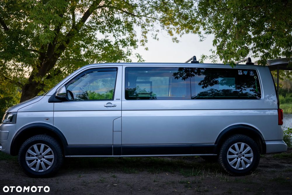 Volkswagen Multivan - 13