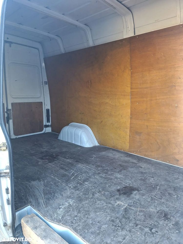 Mercedes-Benz Sprinter - 10