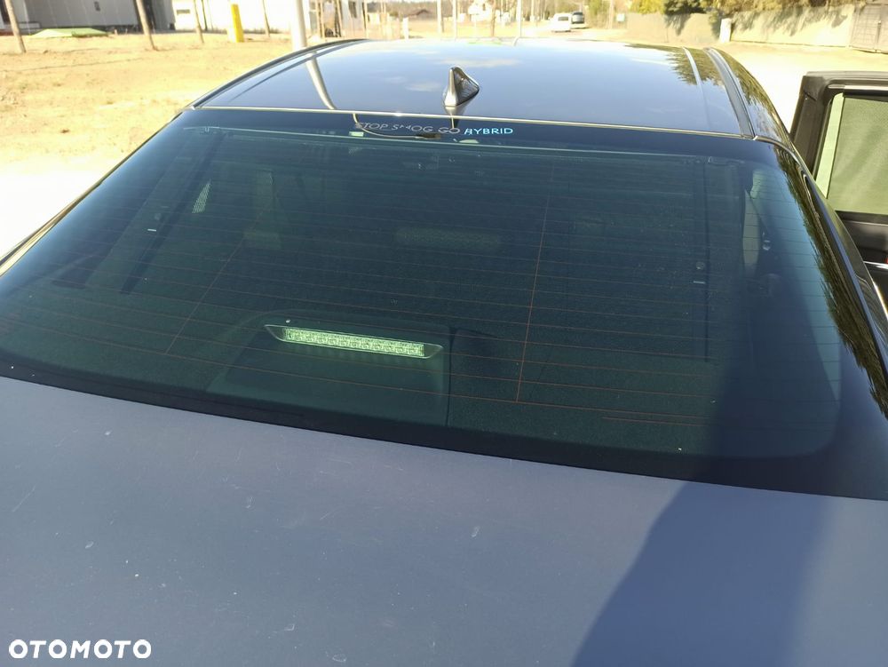 Toyota Camry 2.5 Hybrid Executive CVT - 21