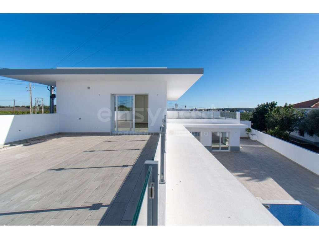 Moradia T4 com garagem e piscina - Vista mar, Altura - Grande imagem: 2/35
