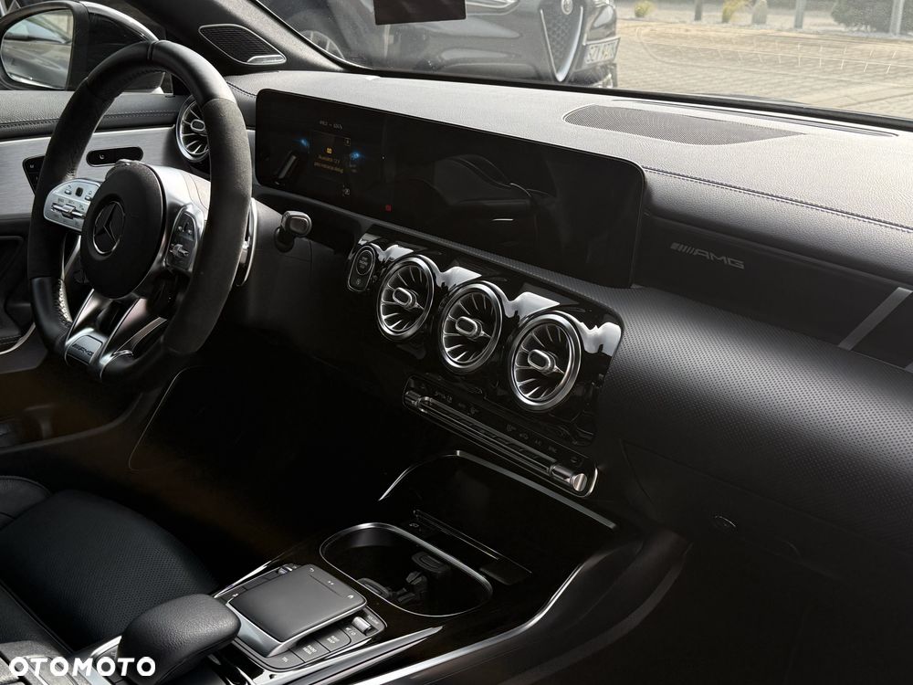 Mercedes-Benz CLA AMG 45 4-Matic 8G-DCT - 16