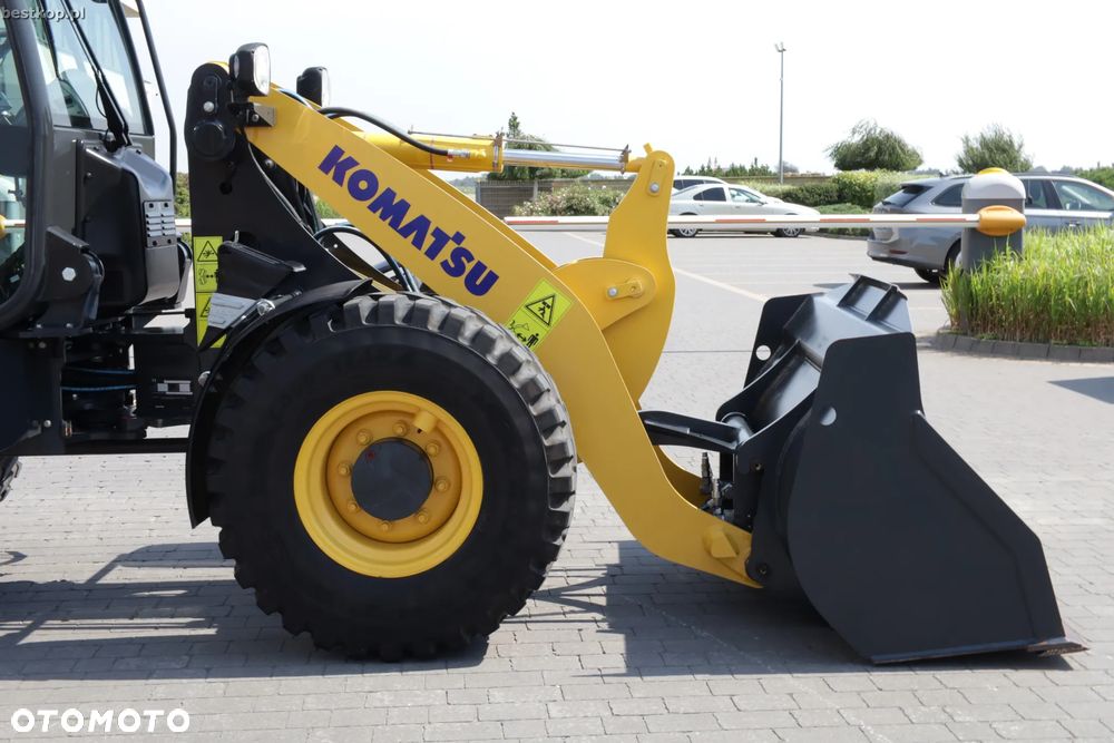 Komatsu WA70M-8 - 4