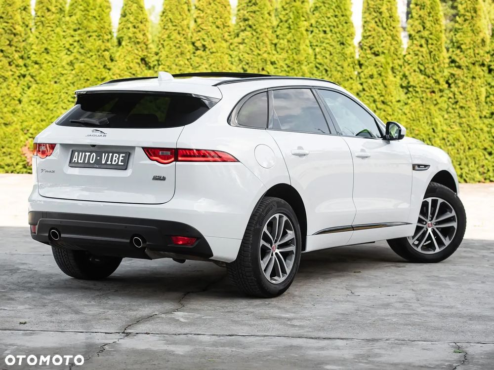Jaguar F-Pace P250 AWD R-Dynamic S - 13