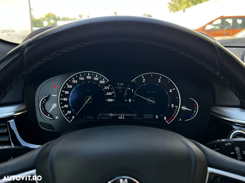 BMW Seria 5 520d AT - 28