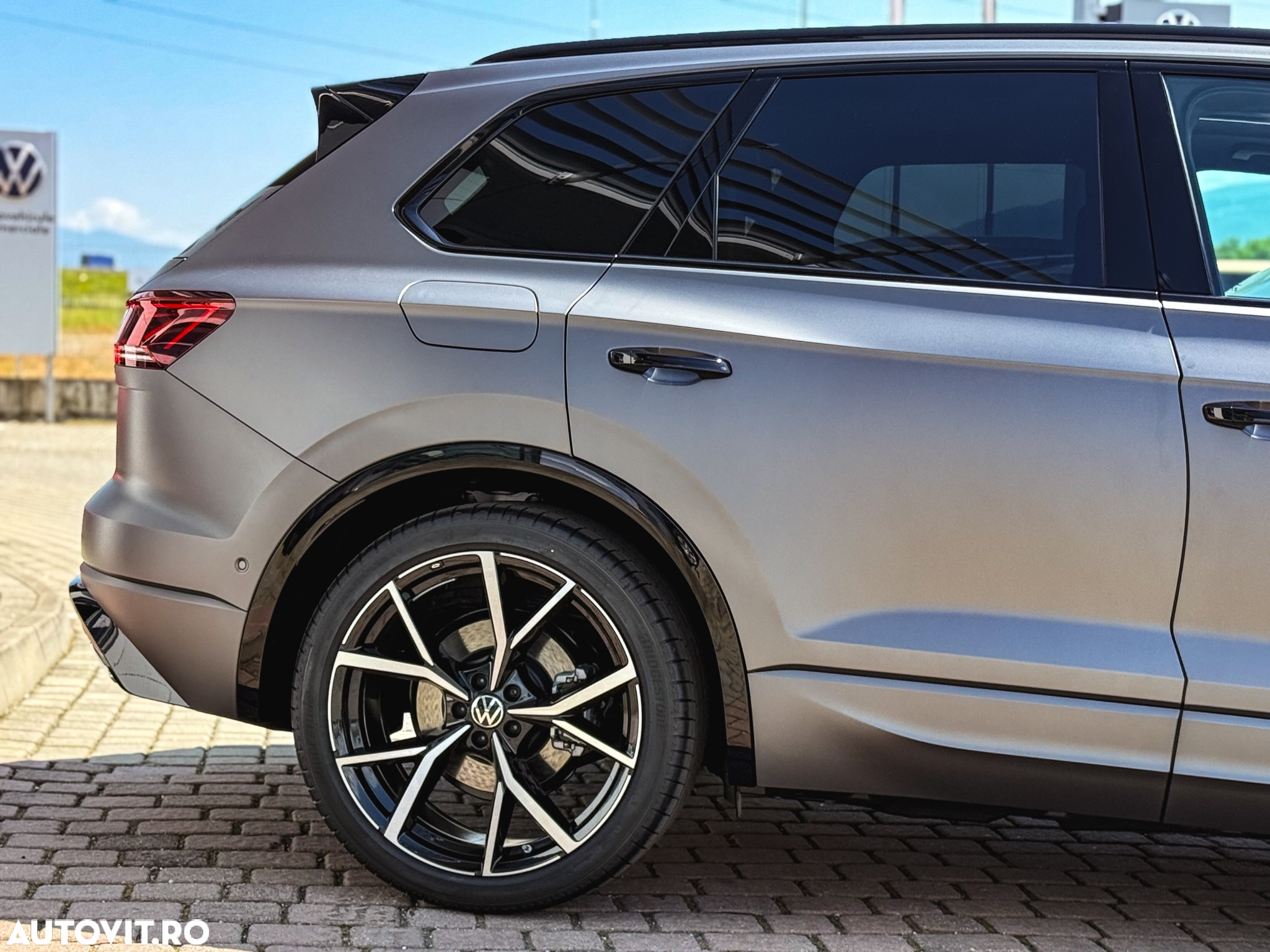 Volkswagen Touareg V6 TDI 4MOTION R-Line - 5