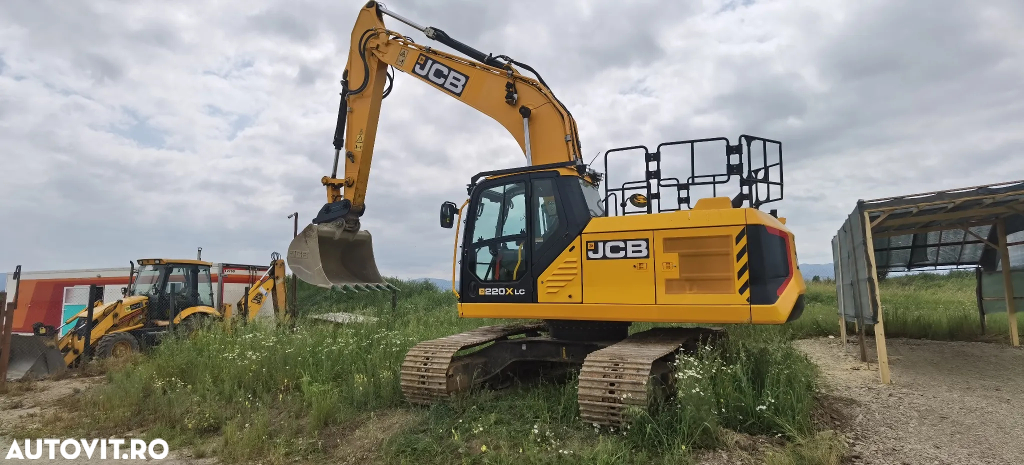 JCB 220 X LC - 12